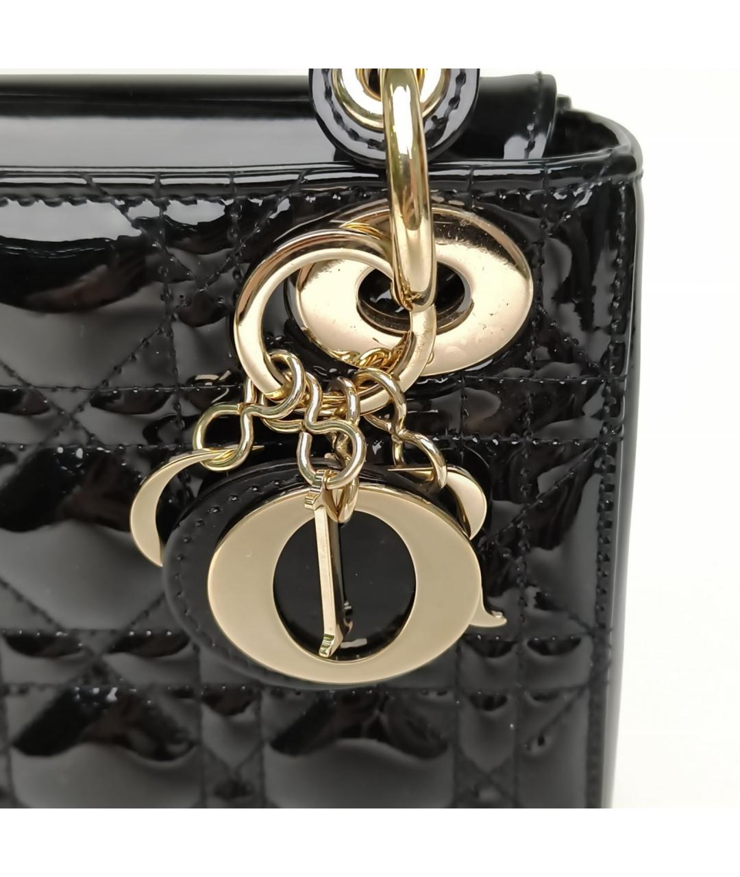 CHRISTIAN DIOR Черная сумка через плечо из лакированной кожи, фото 8