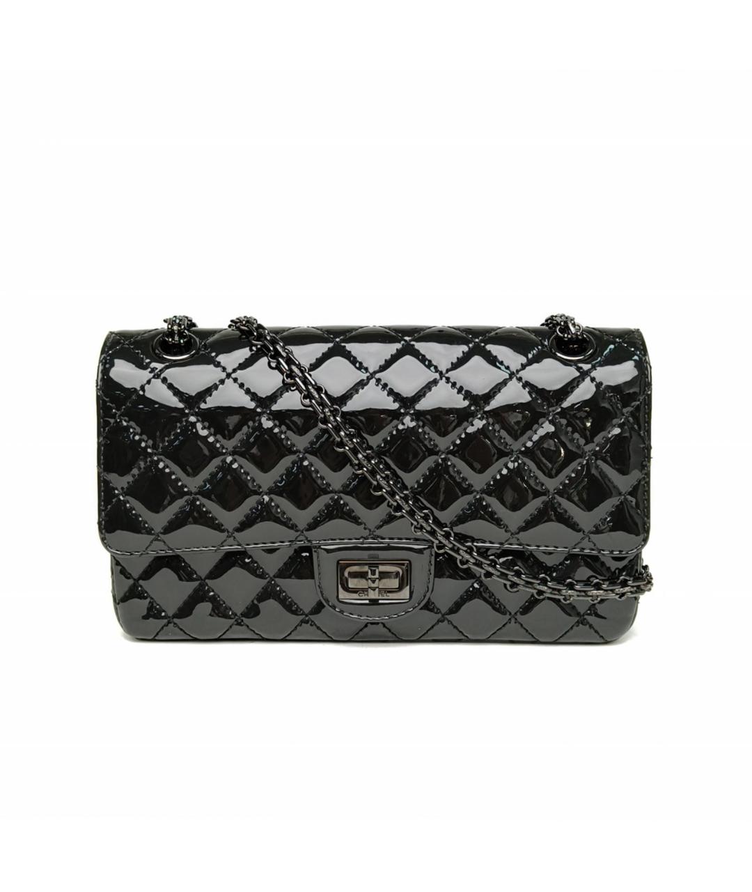 CHANEL Черная сумка через плечо из лакированной кожи, фото 2