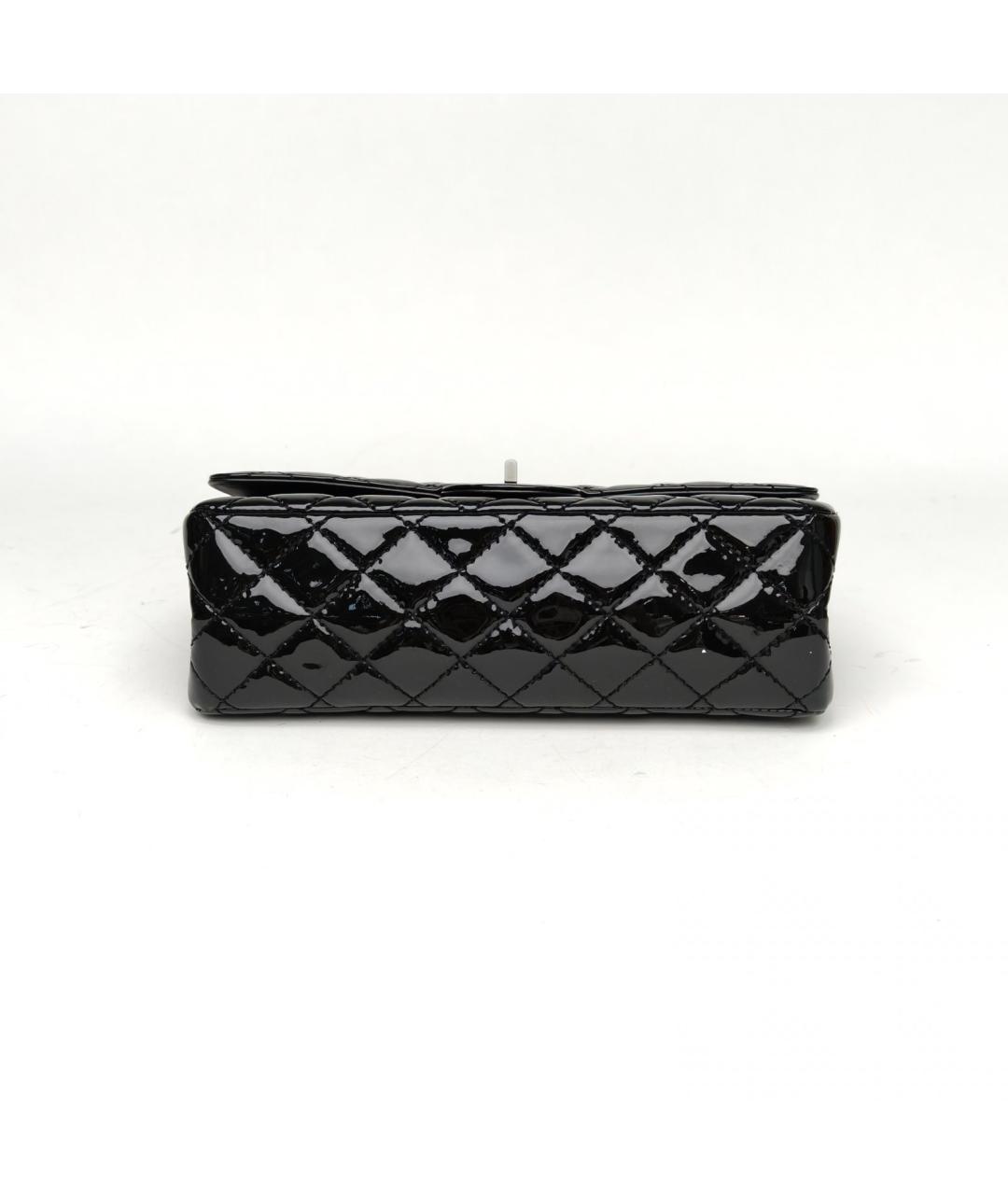 CHANEL Черная сумка через плечо из лакированной кожи, фото 6
