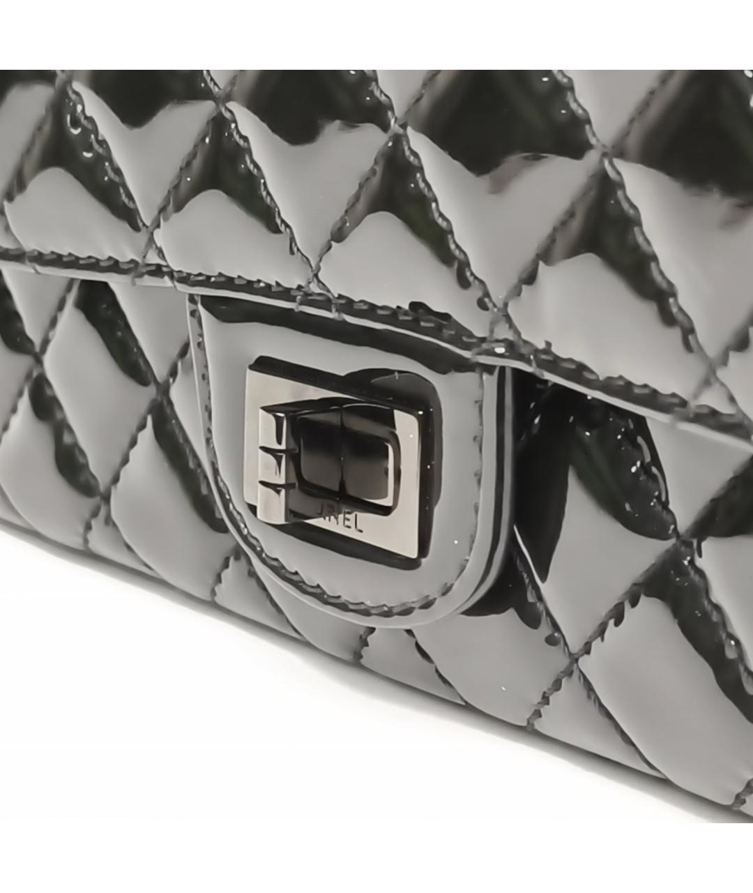 CHANEL Черная сумка через плечо из лакированной кожи, фото 7