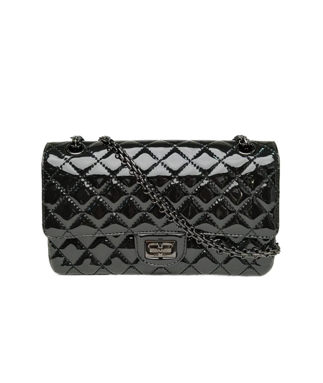 CHANEL Черная сумка через плечо из лакированной кожи, фото 1