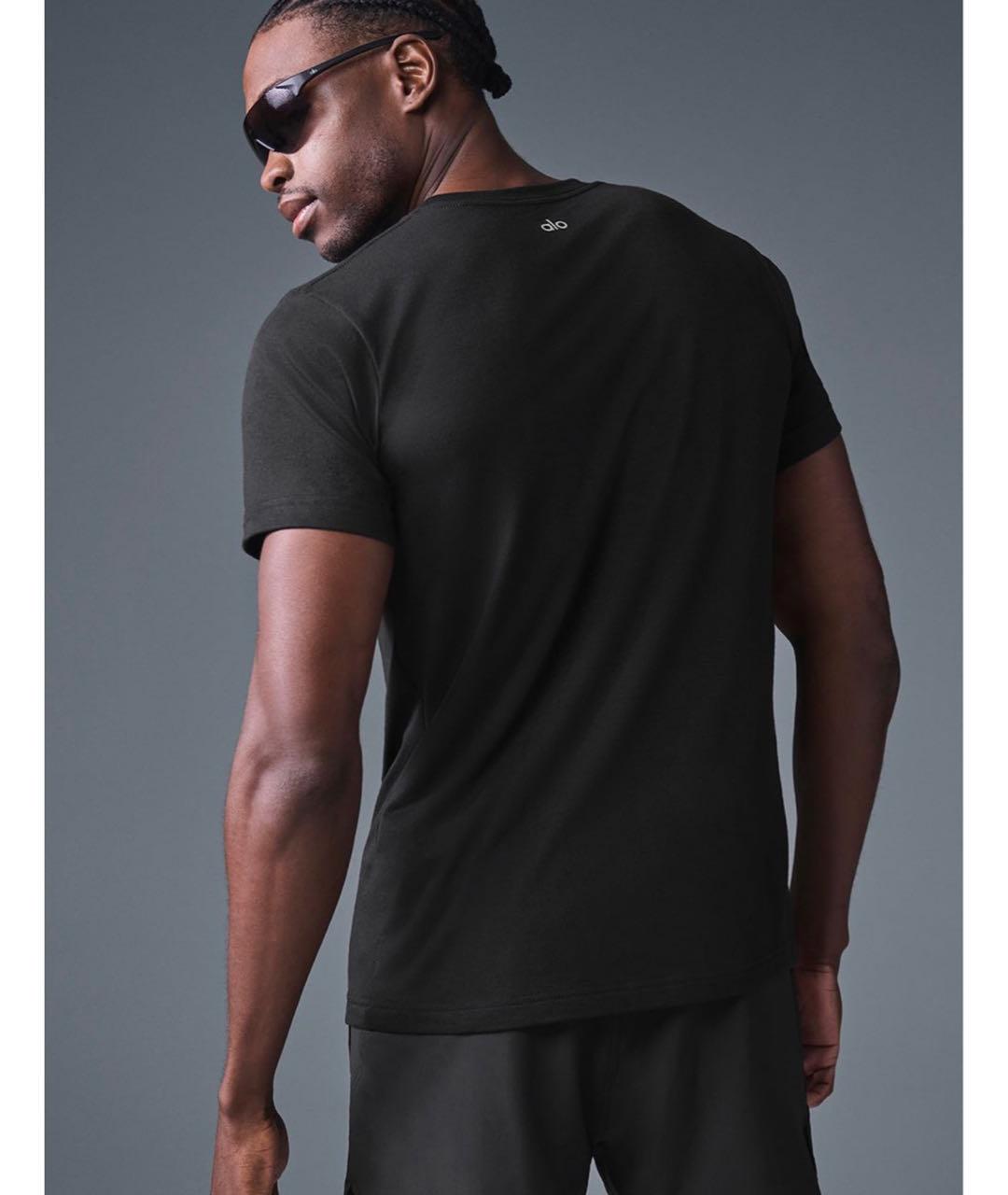 ALO YOGA Черная футболка, фото 2