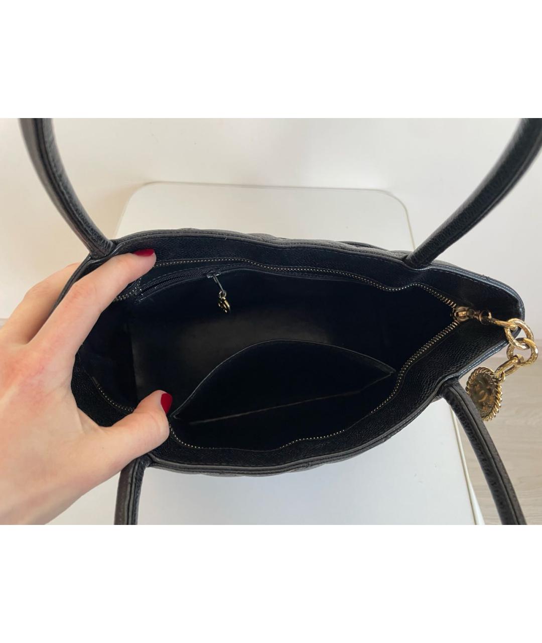 CHANEL Черная кожаная сумка тоут, фото 4