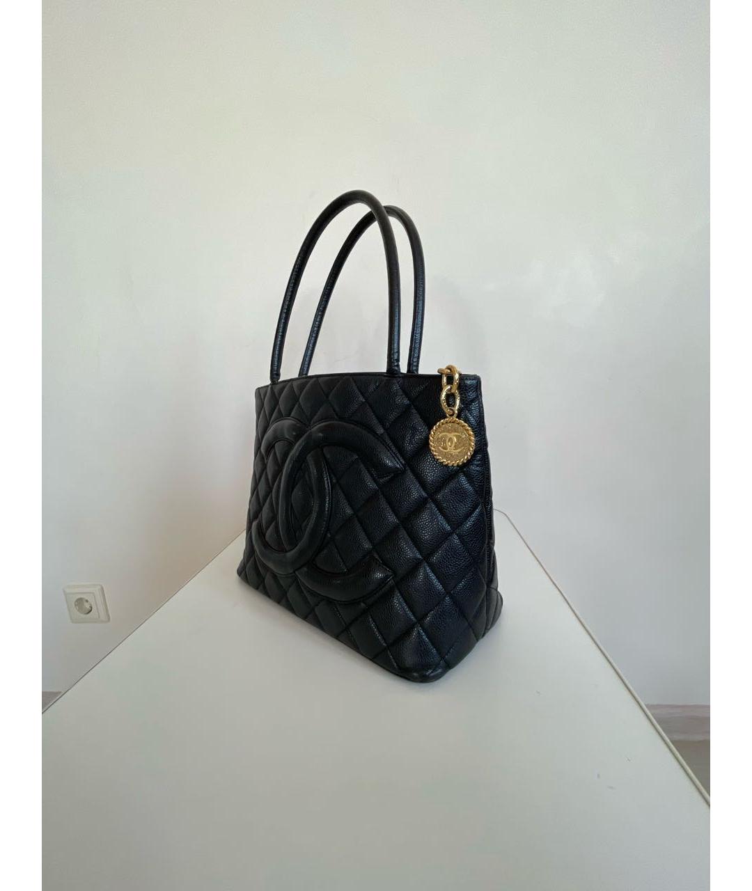 CHANEL Черная кожаная сумка тоут, фото 2