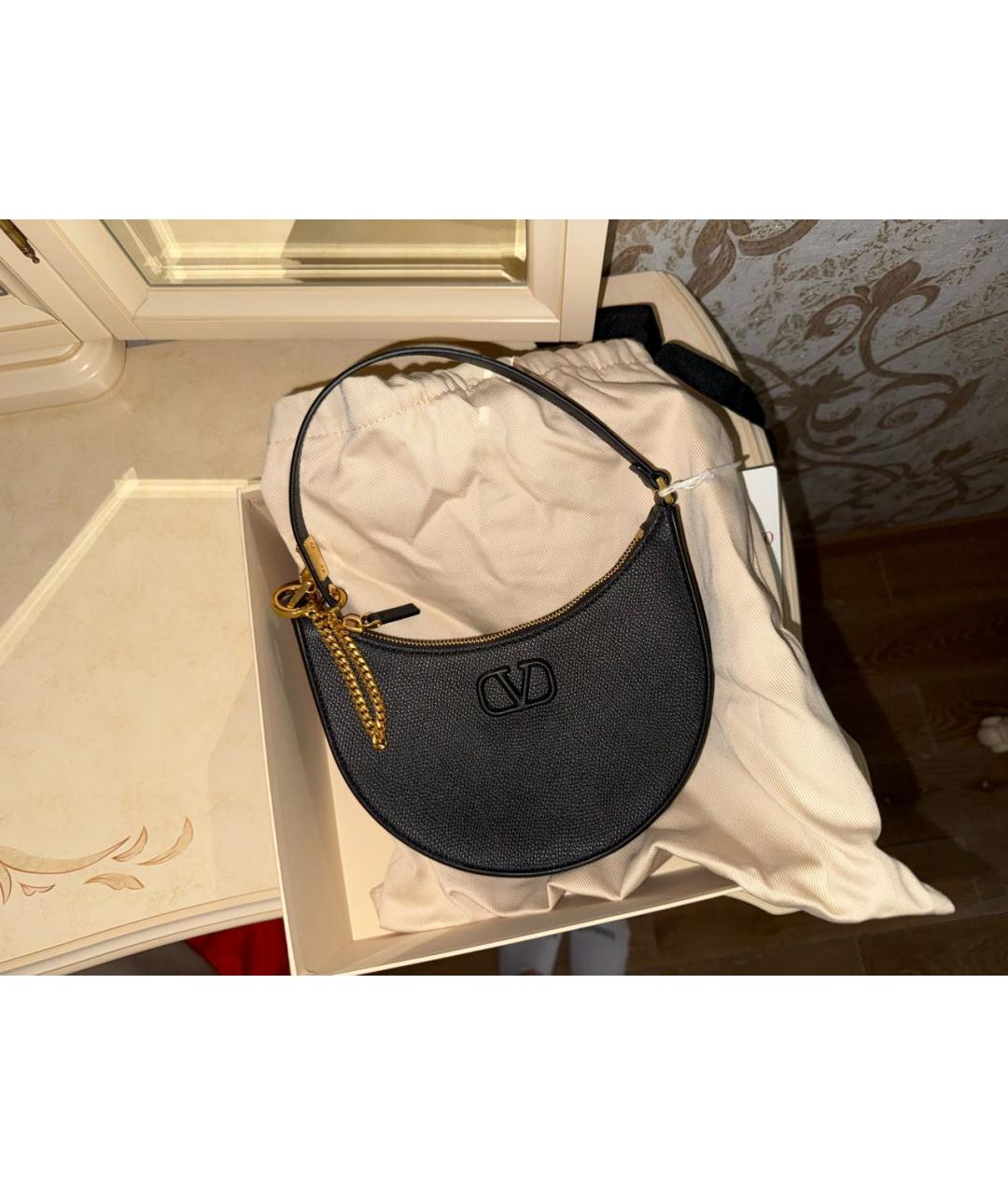 VALENTINO Черная кожаная сумка с короткими ручками, фото 5