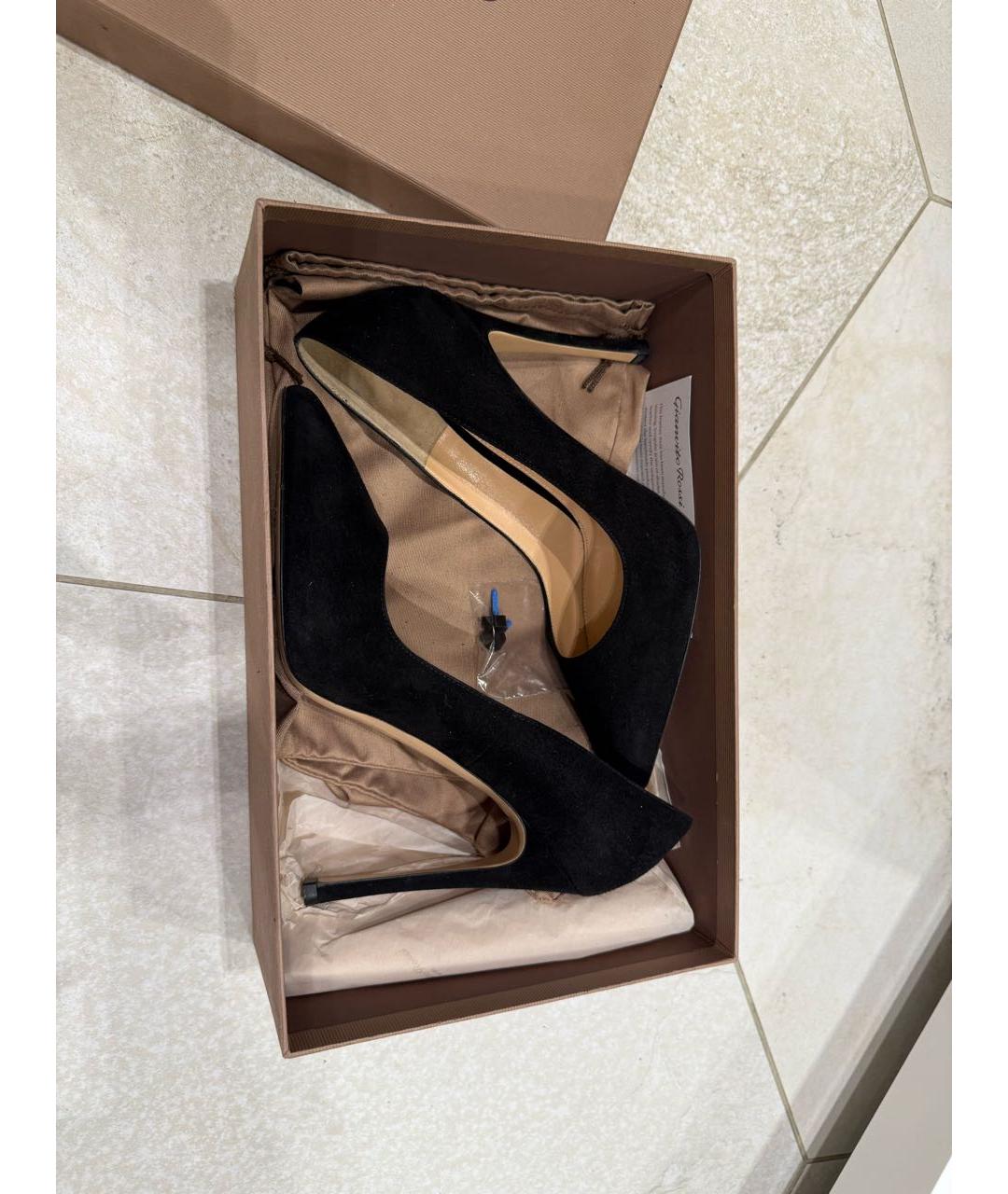 GIANVITO ROSSI Черные замшевые туфли, фото 4