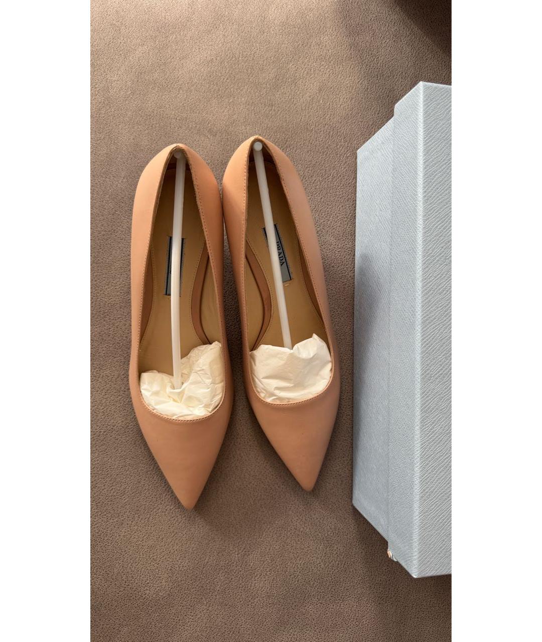 PRADA Бежевые кожаные туфли, фото 2