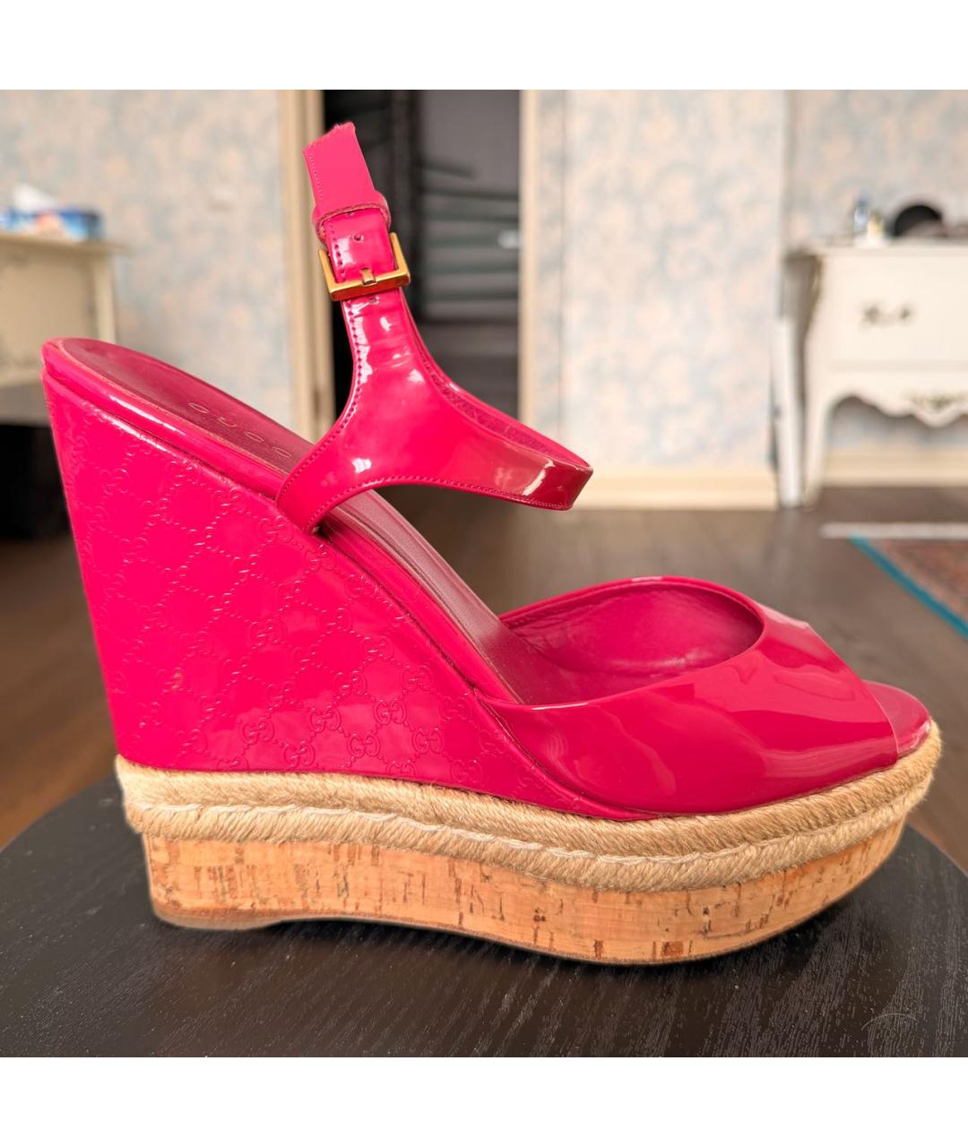 GUCCI Фуксия босоножки из лакированной кожи, фото 7