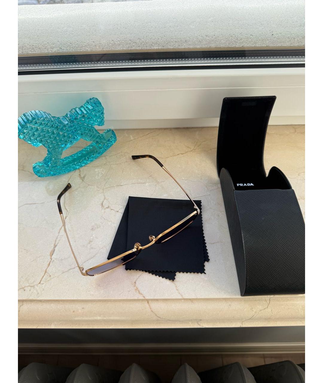 PRADA Золотые металлические солнцезащитные очки, фото 3