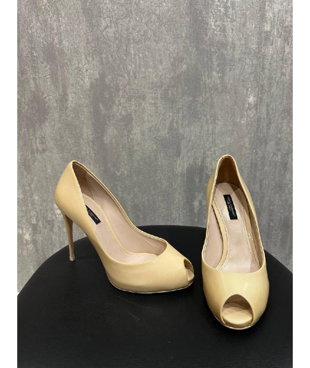 DOLCE&GABBANA Бежевые туфли из лакированной кожи, фото 9