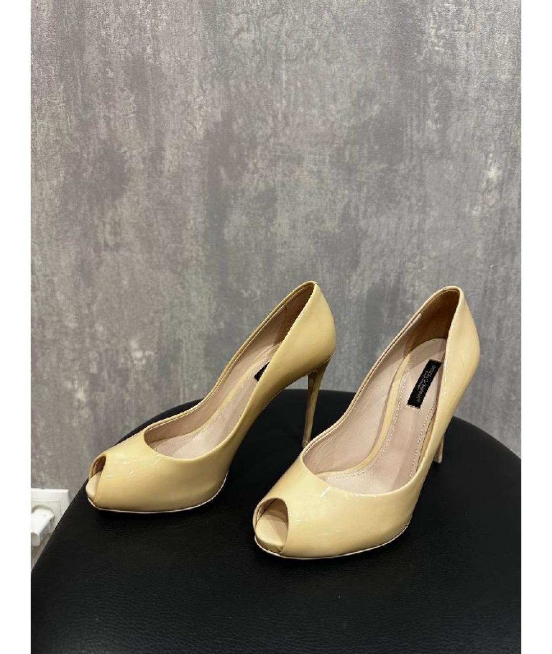 DOLCE&GABBANA Бежевые туфли из лакированной кожи, фото 6