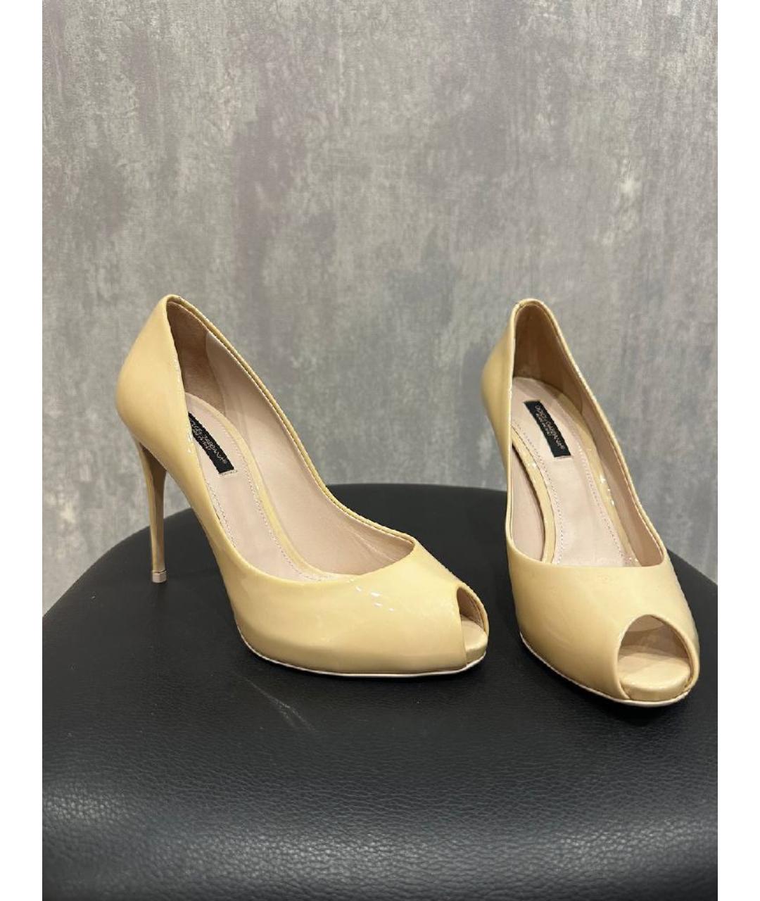 DOLCE&GABBANA Бежевые туфли из лакированной кожи, фото 7