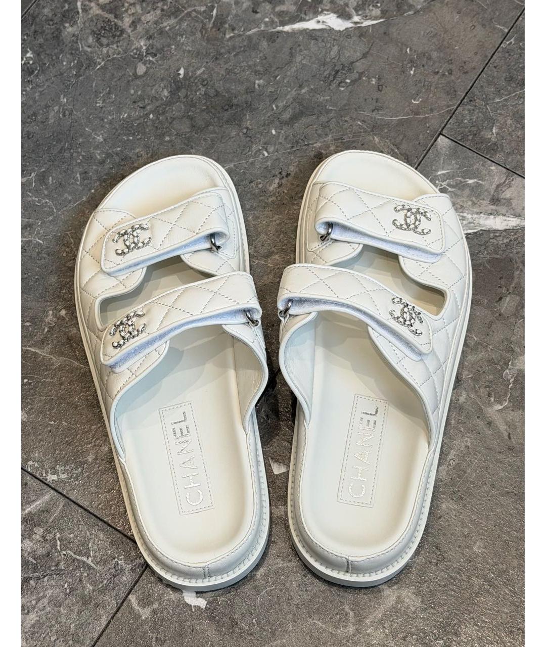 CHANEL Белые кожаные сандалии, фото 3