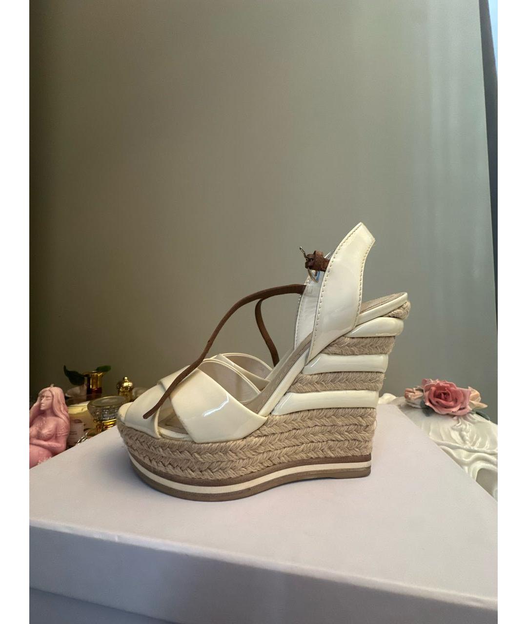 CHRISTIAN DIOR Белые эспадрильи из лакированной кожи, фото 6