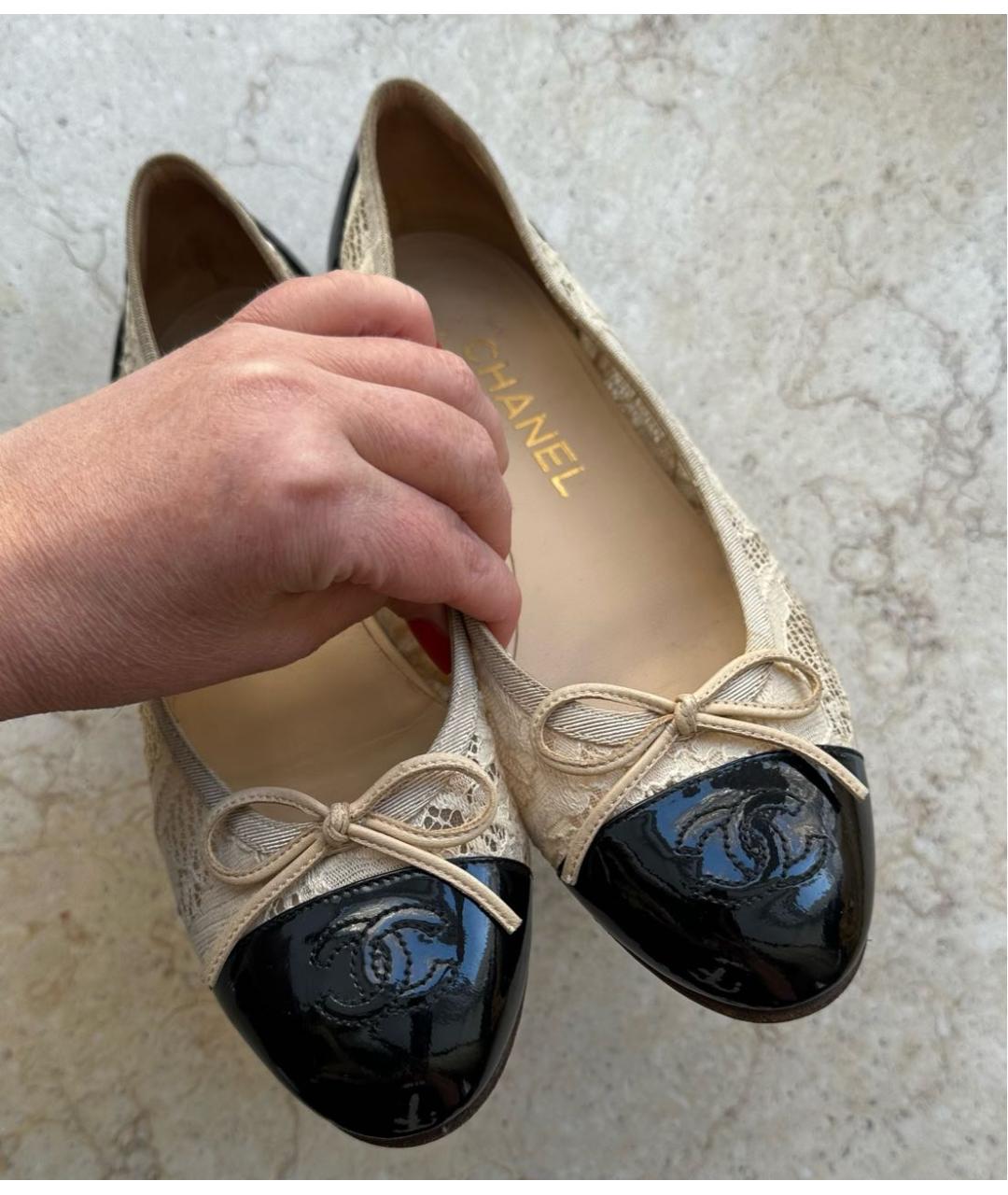 CHANEL Бежевые текстильные балетки, фото 2