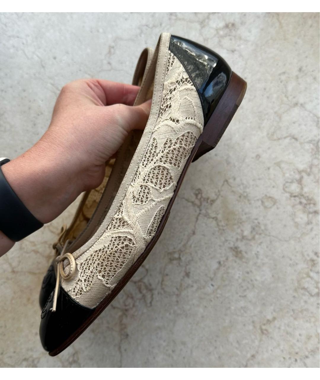 CHANEL Бежевые текстильные балетки, фото 8