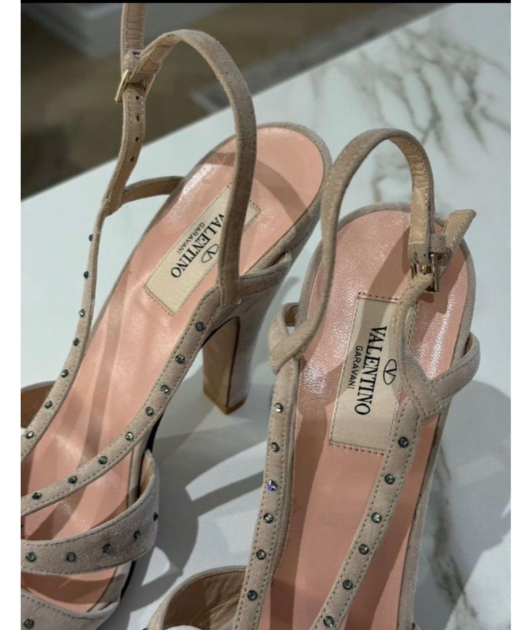 VALENTINO Бежевые замшевые босоножки, фото 4