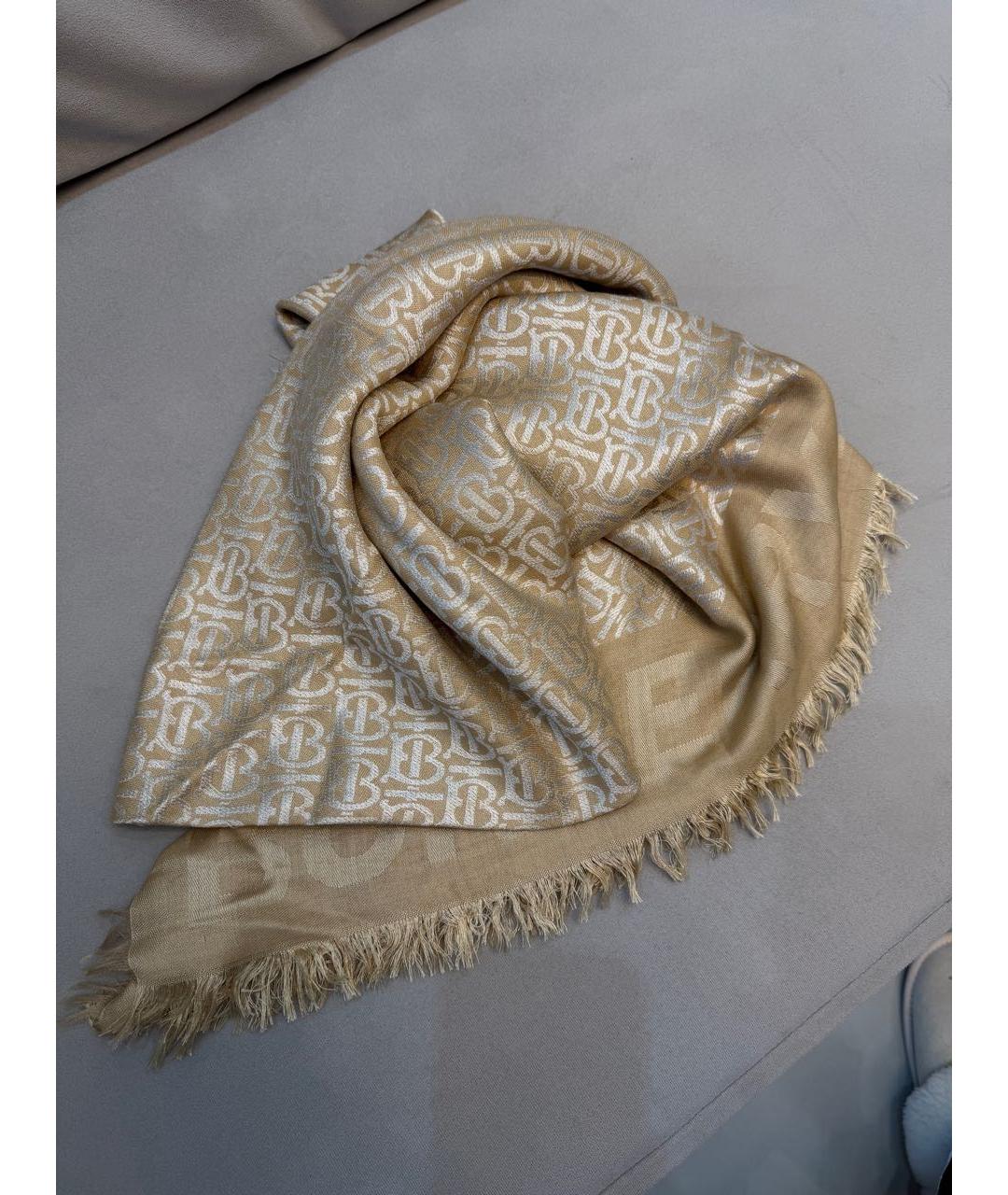 BURBERRY Бежевый платок, фото 4