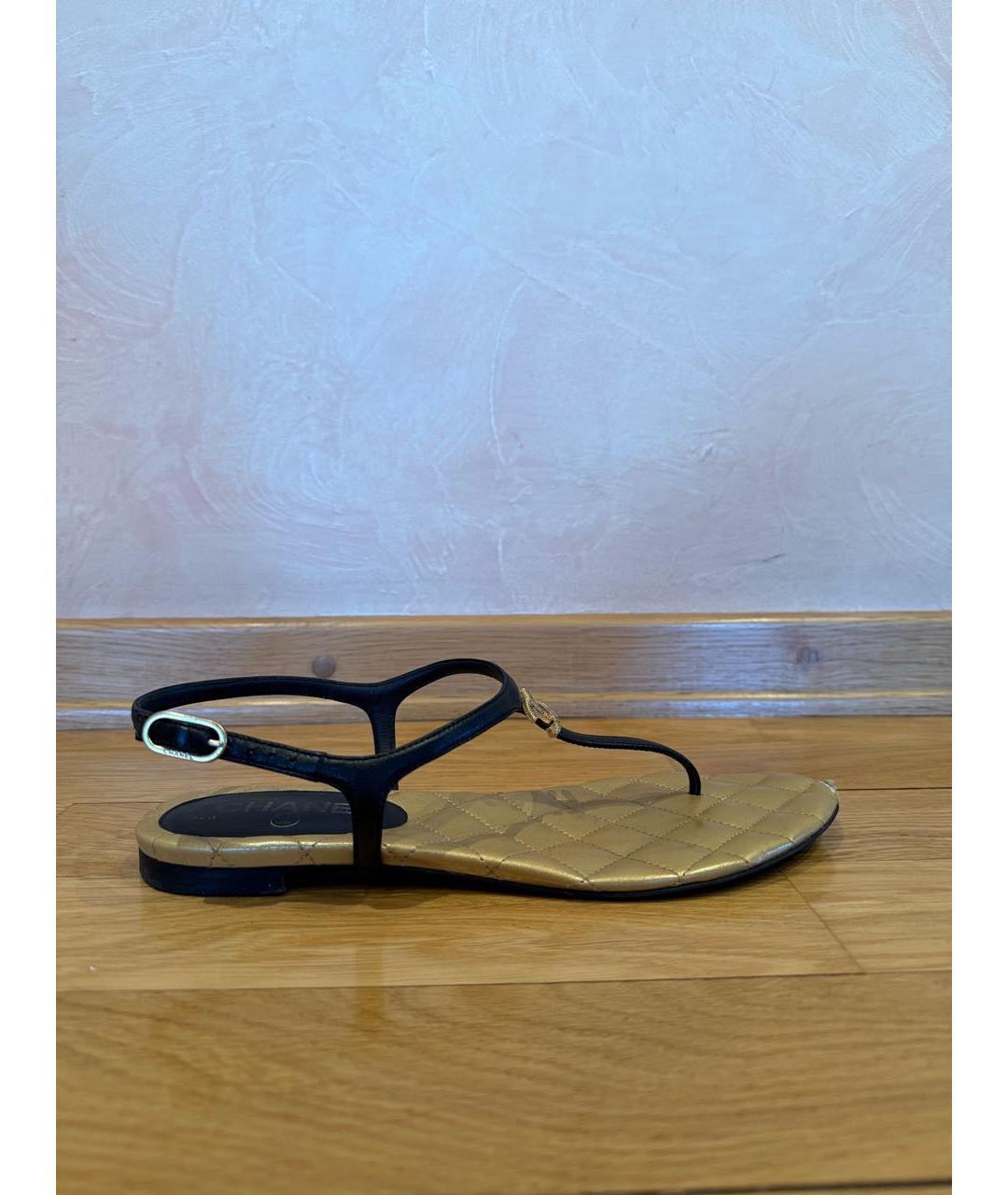 CHANEL Золотые кожаные сандалии, фото 6