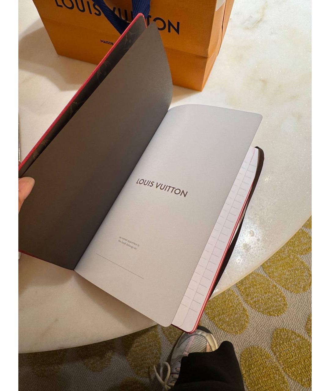 LOUIS VUITTON Книга, фото 4