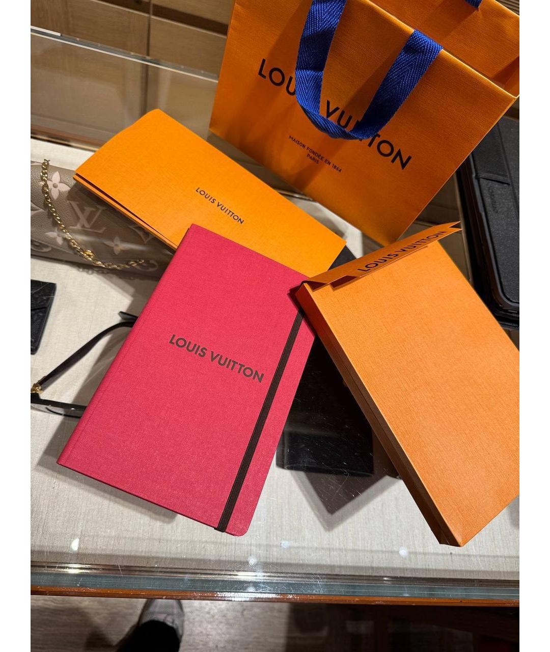 LOUIS VUITTON Книга, фото 2
