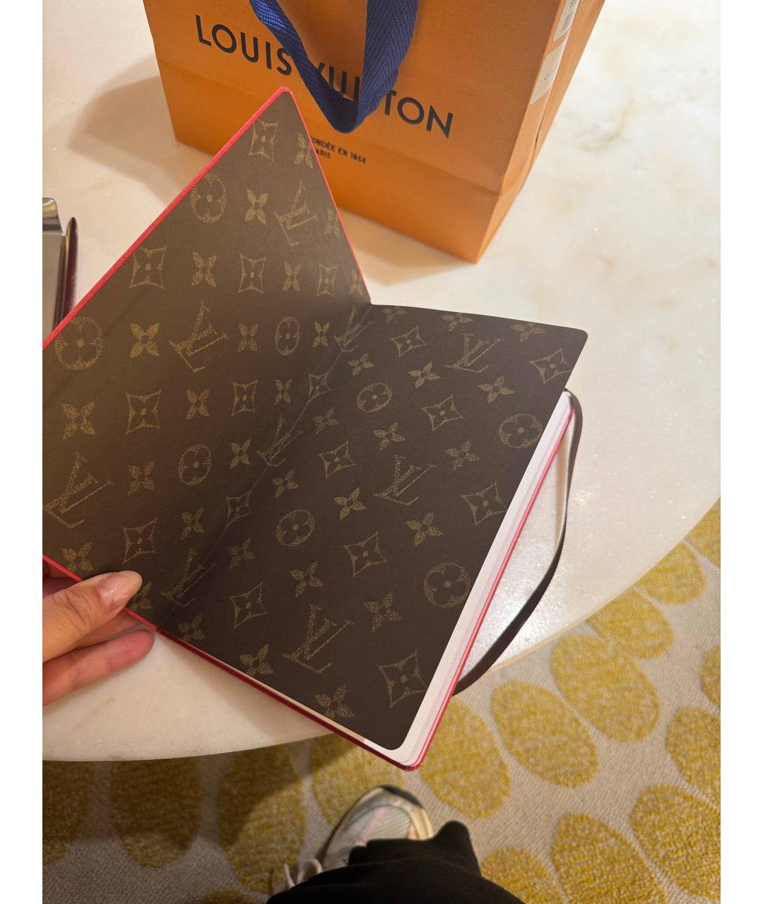 LOUIS VUITTON Книга, фото 3