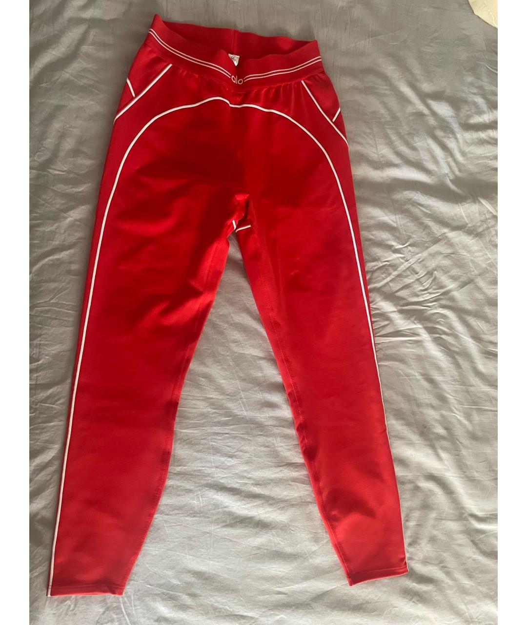 ALO YOGA Красные полиэстеровые спортивные брюки и шорты, фото 6