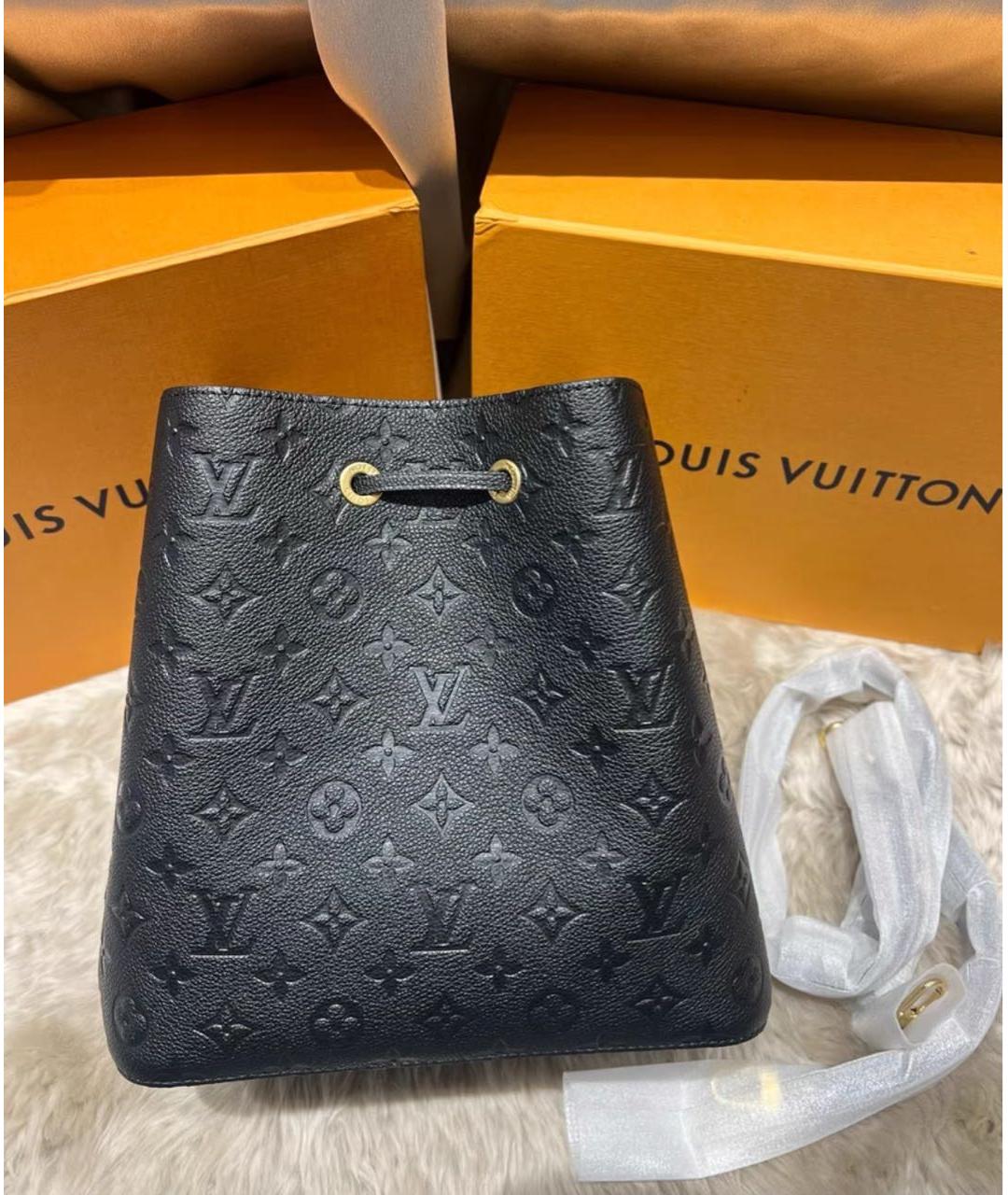 LOUIS VUITTON Черная кожаная сумка с короткими ручками, фото 4