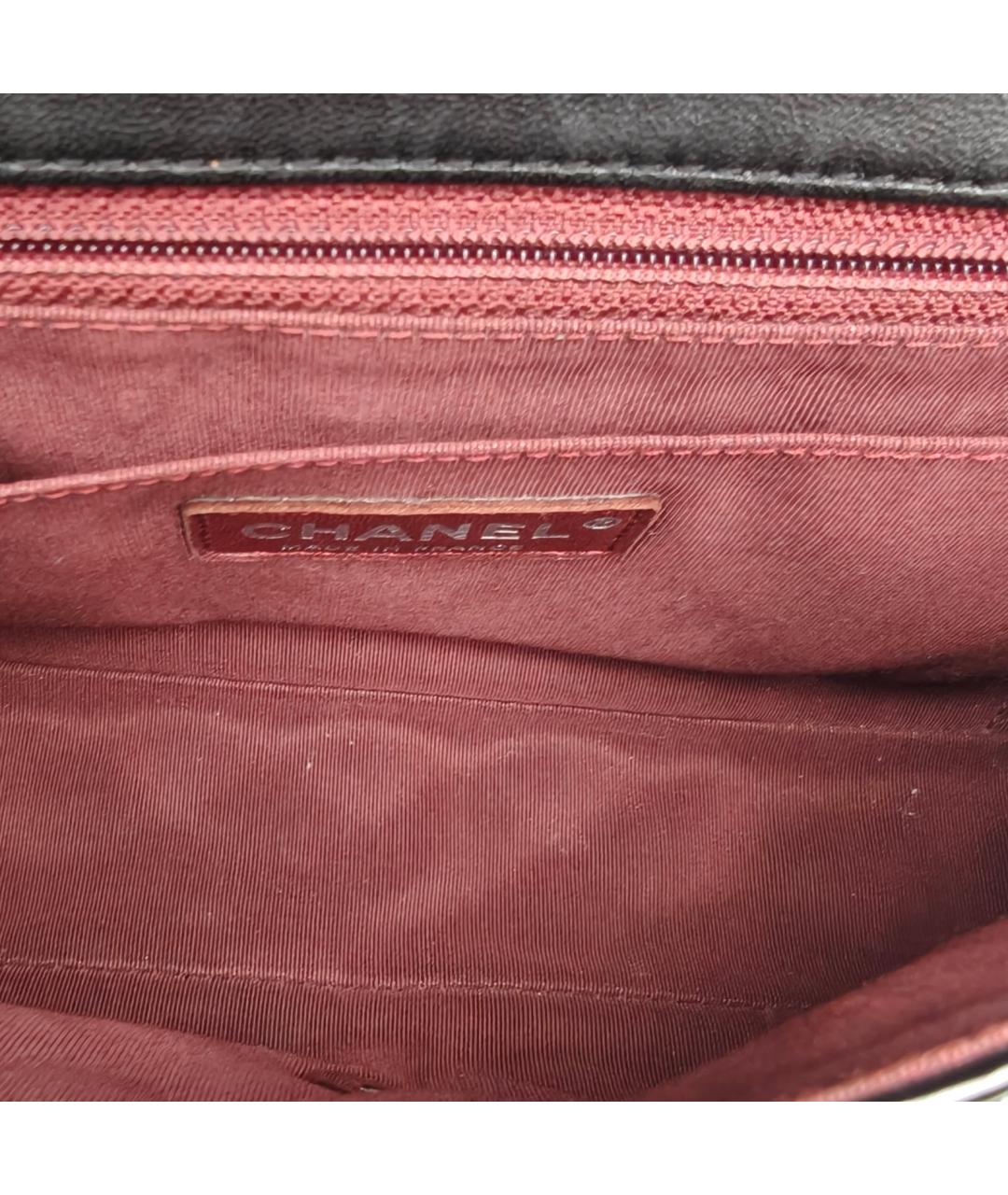 CHANEL Черная сумка через плечо из лакированной кожи, фото 8