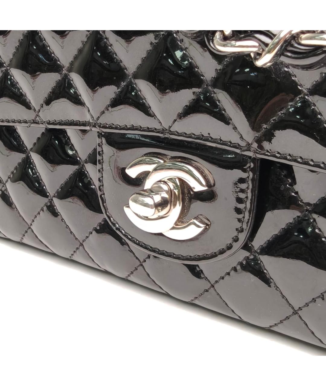 CHANEL Черная сумка через плечо из лакированной кожи, фото 7