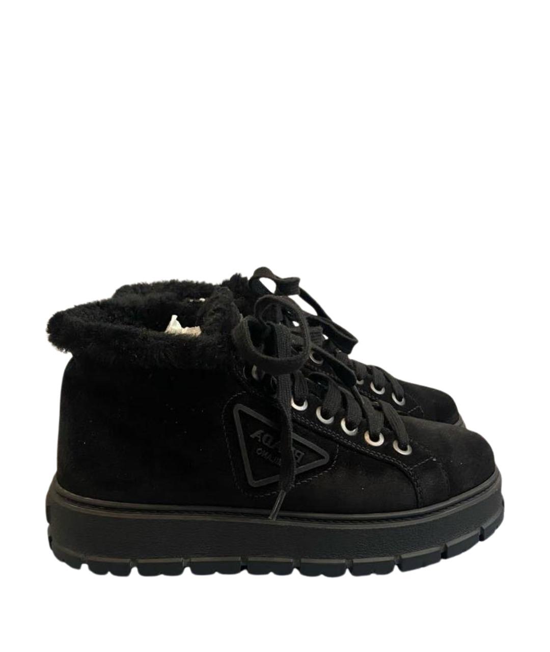 PRADA Черные замшевые кроссовки, фото 1