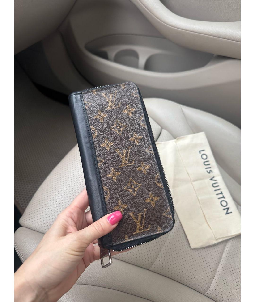 LOUIS VUITTON Коричневый кошелек, фото 3