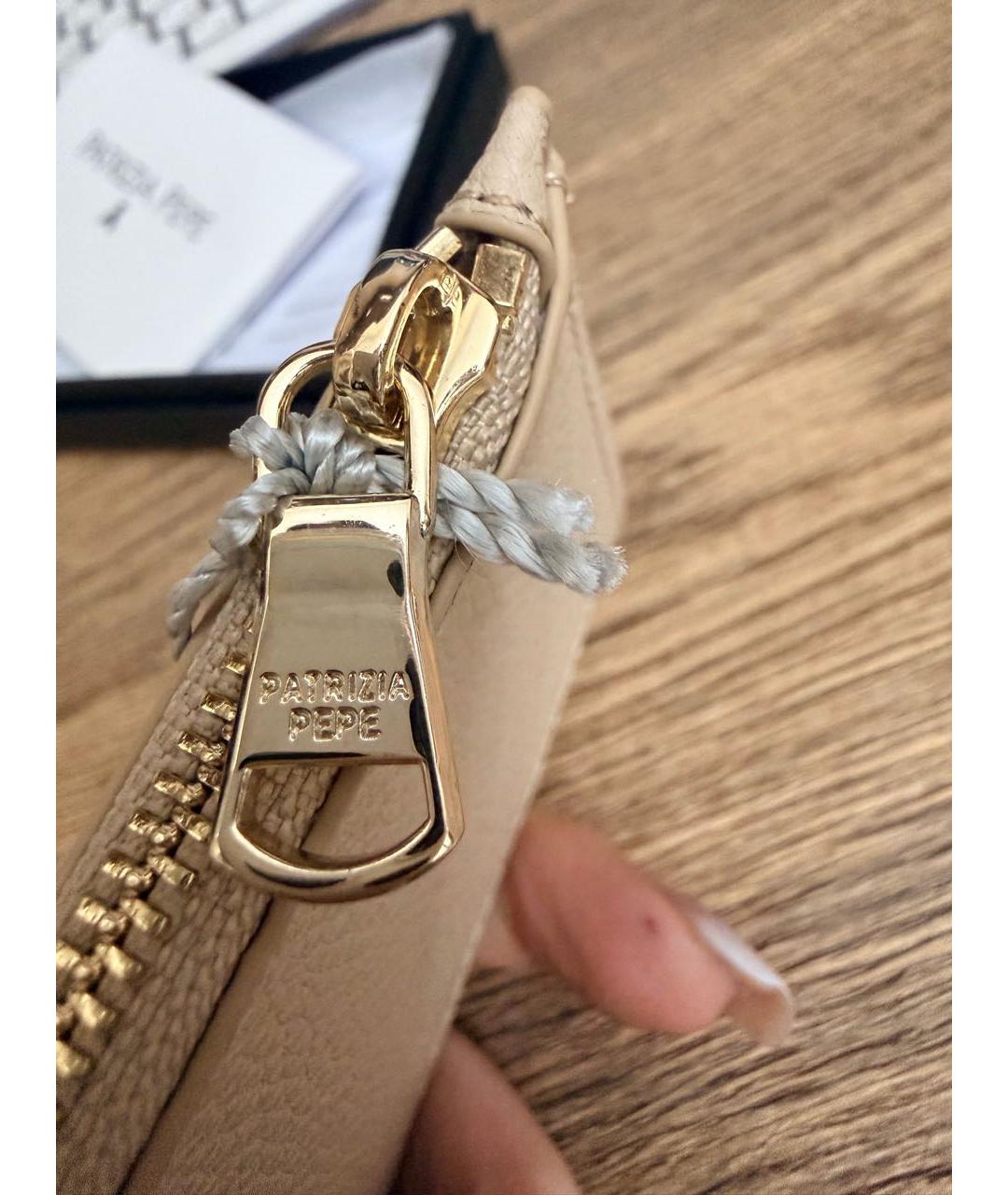 PATRIZIA PEPE Бежевый кожаный кардхолдер, фото 6