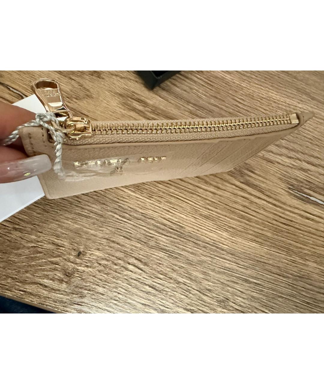 PATRIZIA PEPE Бежевый кожаный кардхолдер, фото 2