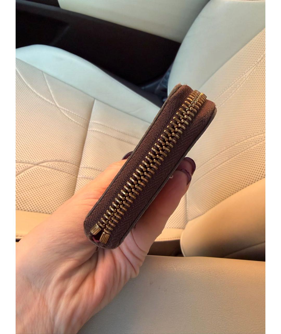 LOUIS VUITTON Коричневый кошелек, фото 3