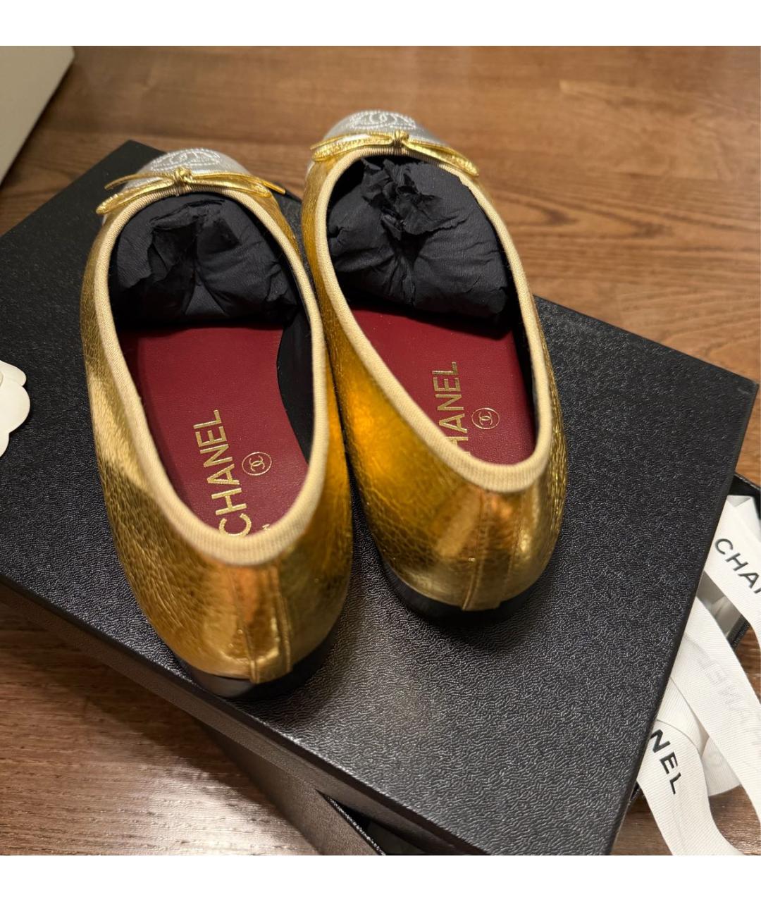 CHANEL Золотые кожаные балетки, фото 3