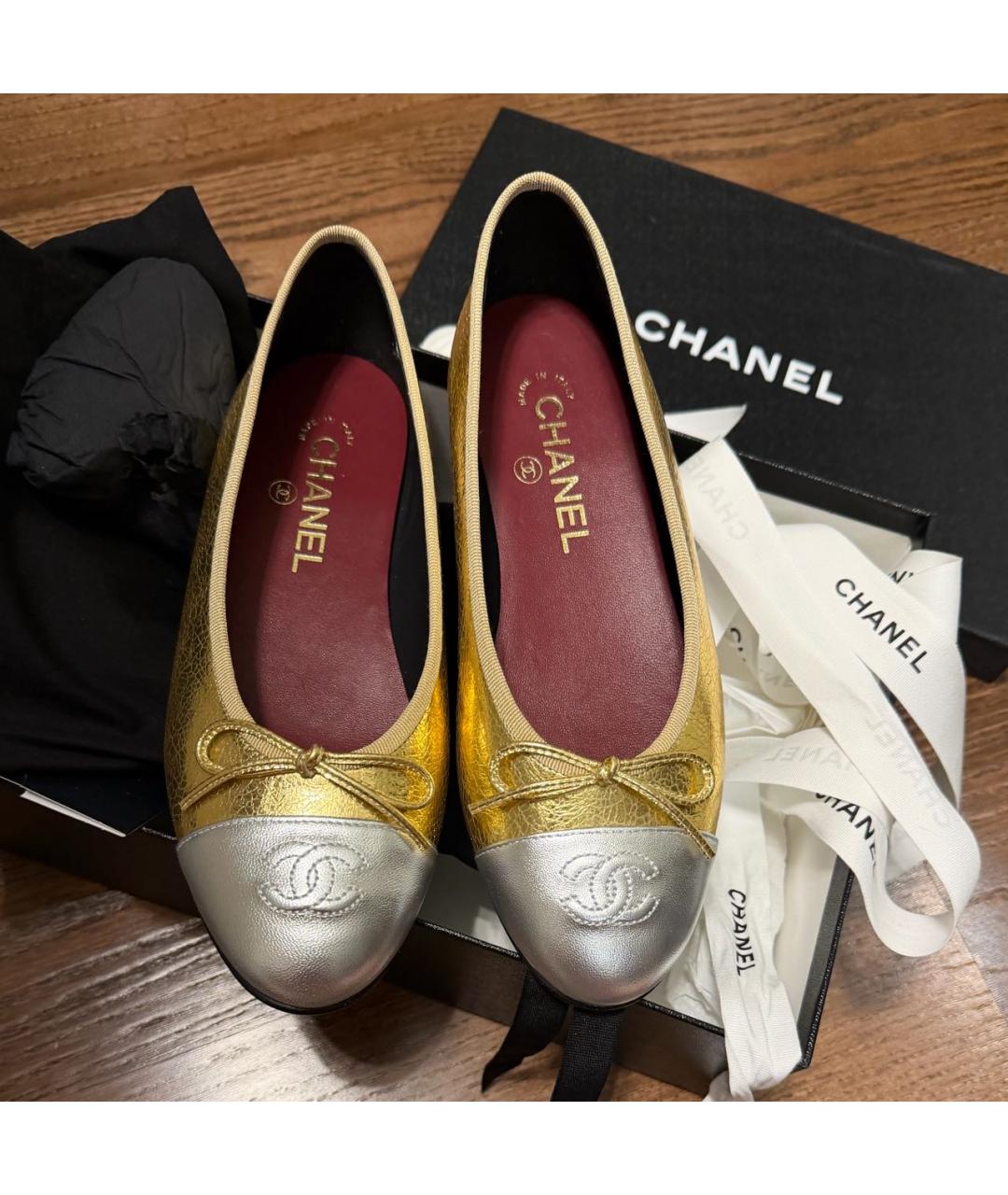 CHANEL Золотые кожаные балетки, фото 2