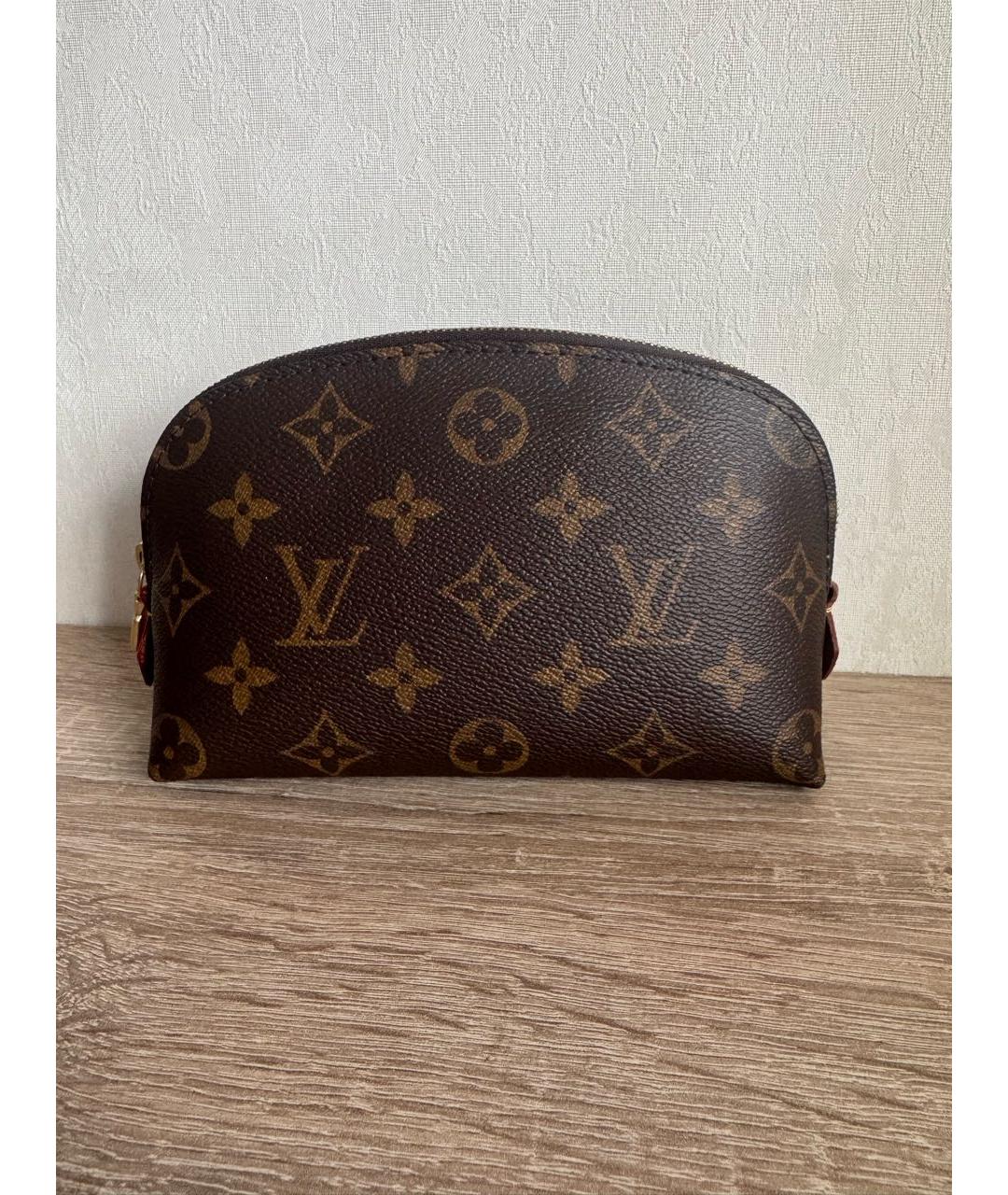 LOUIS VUITTON Коричневая косметичка, фото 8