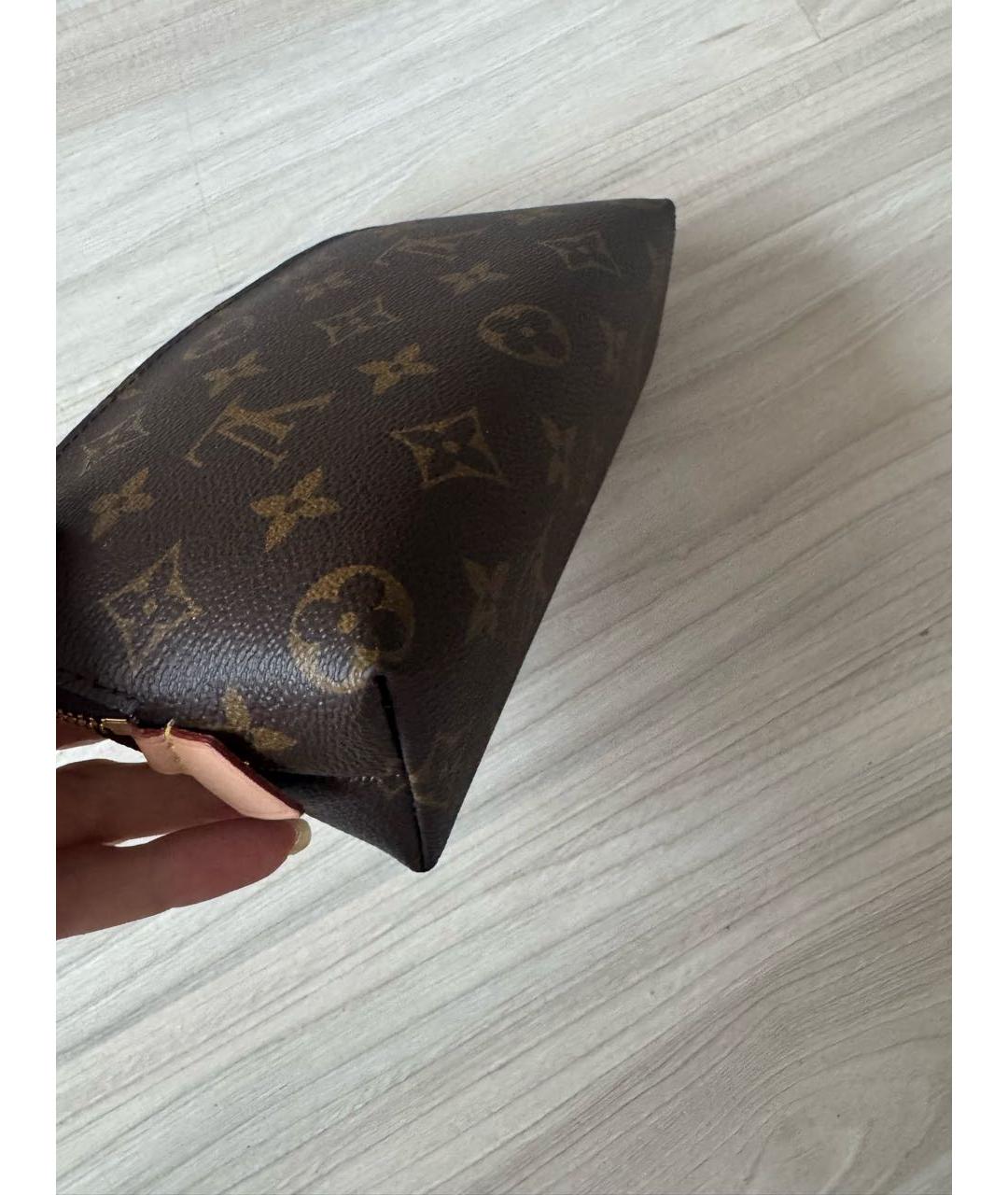 LOUIS VUITTON Коричневая косметичка, фото 4