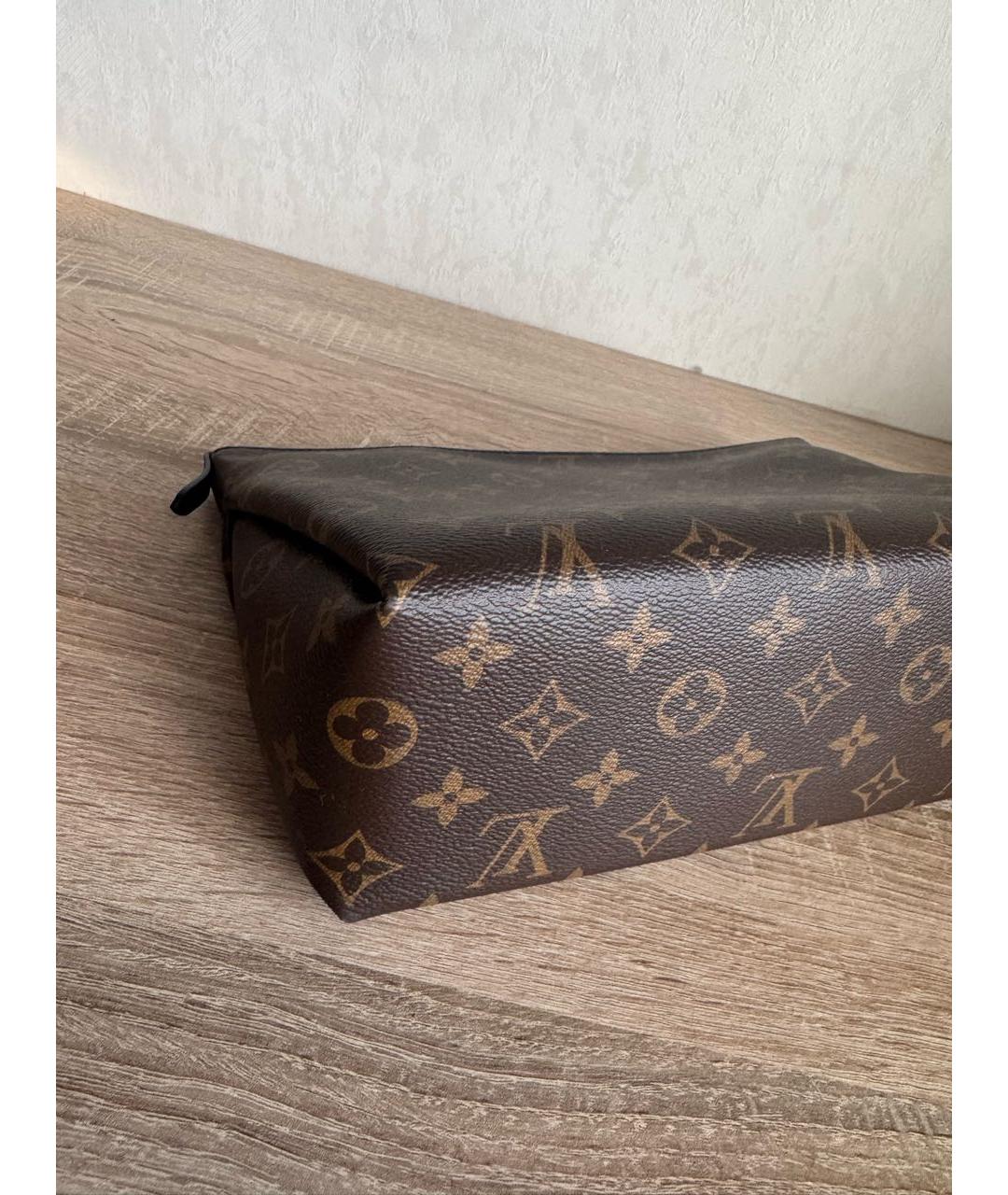 LOUIS VUITTON Коричневая косметичка, фото 6