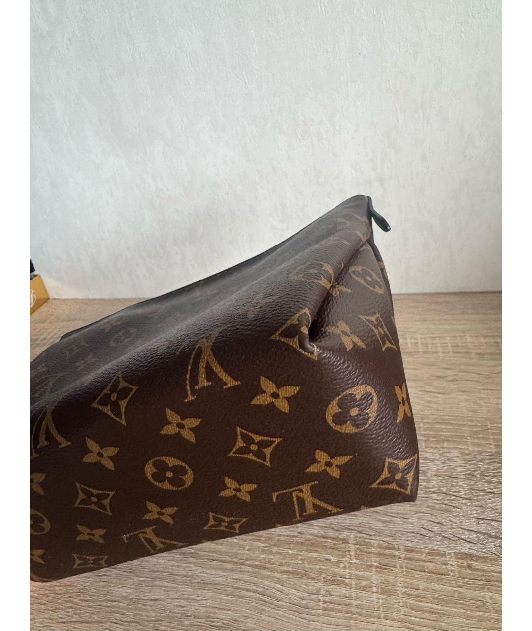 LOUIS VUITTON Коричневая косметичка, фото 5