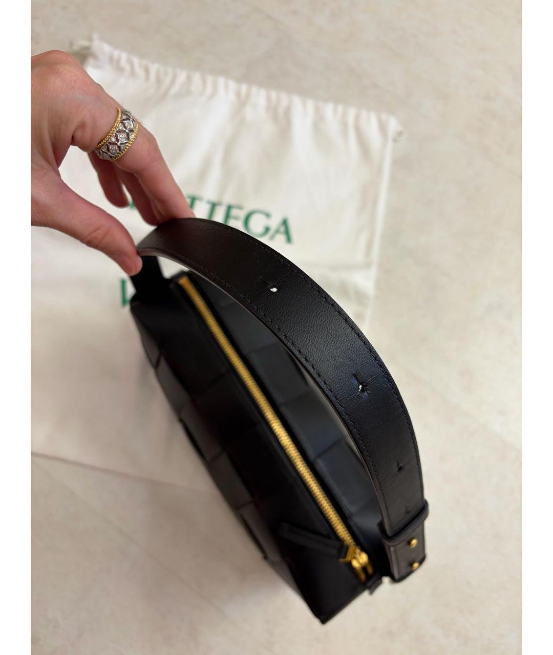 BOTTEGA VENETA Черная кожаная сумка с короткими ручками, фото 6