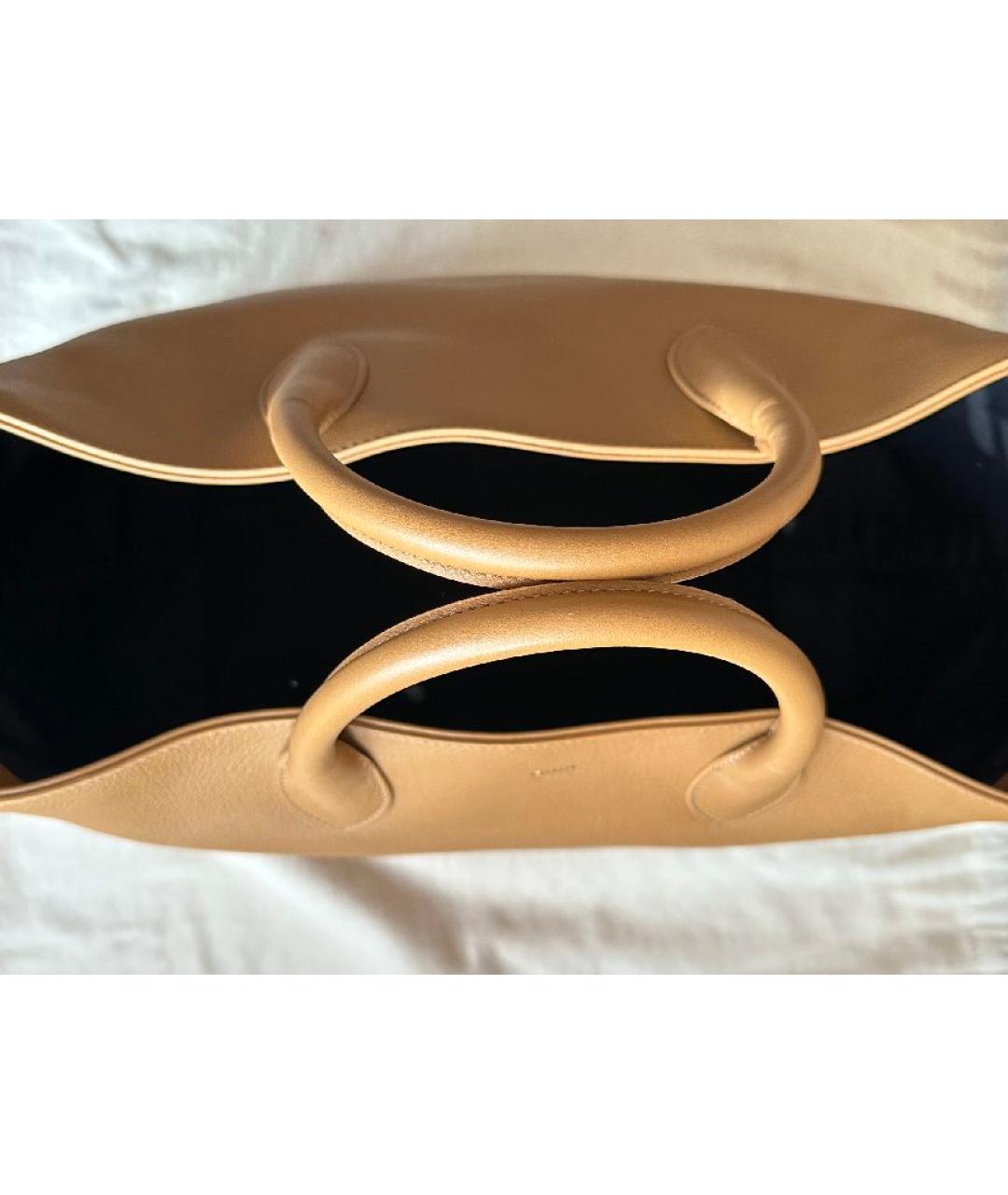 KHAITE Бежевая кожаная сумка тоут, фото 3