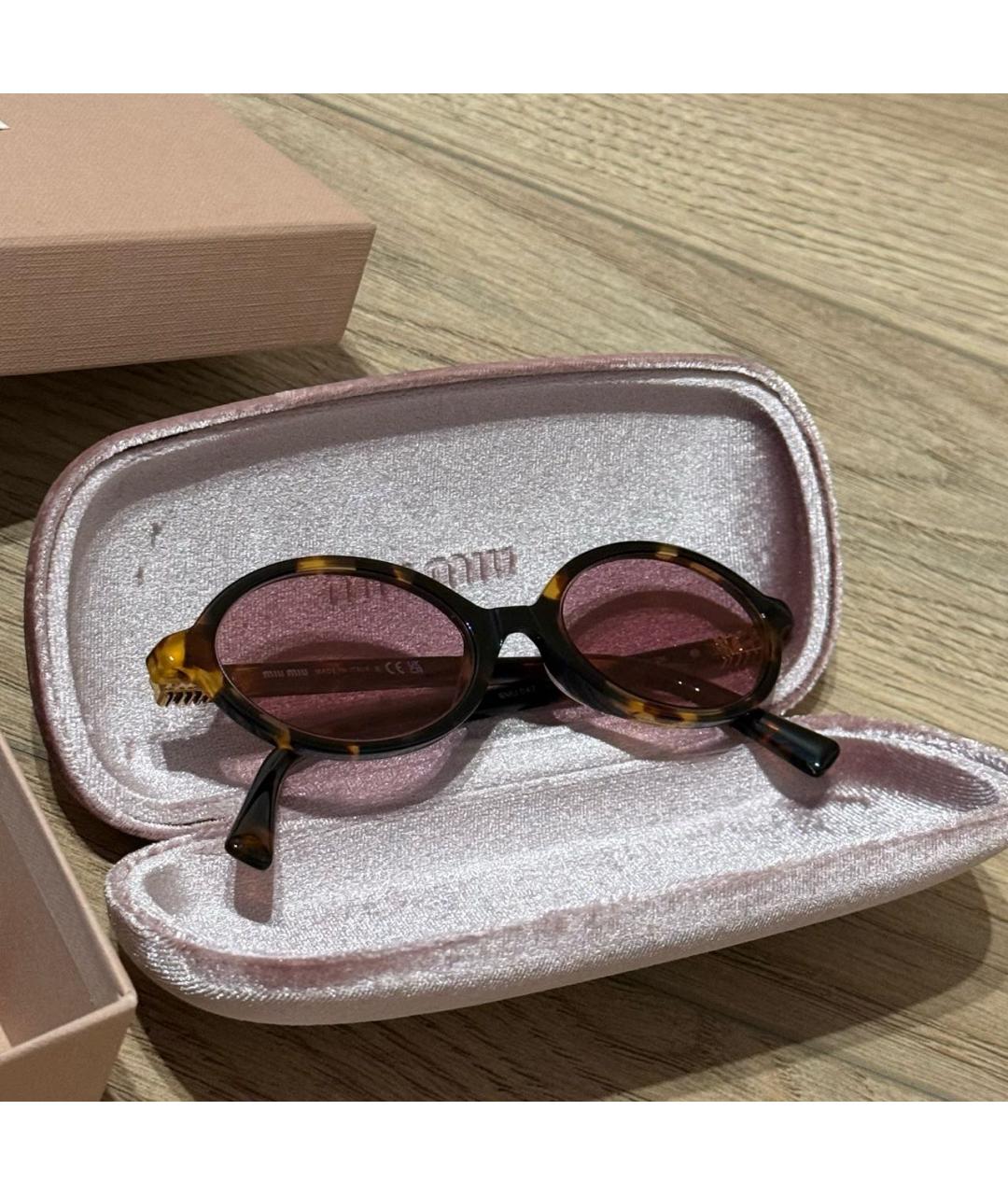 MIU MIU Коричневые пластиковые солнцезащитные очки, фото 4