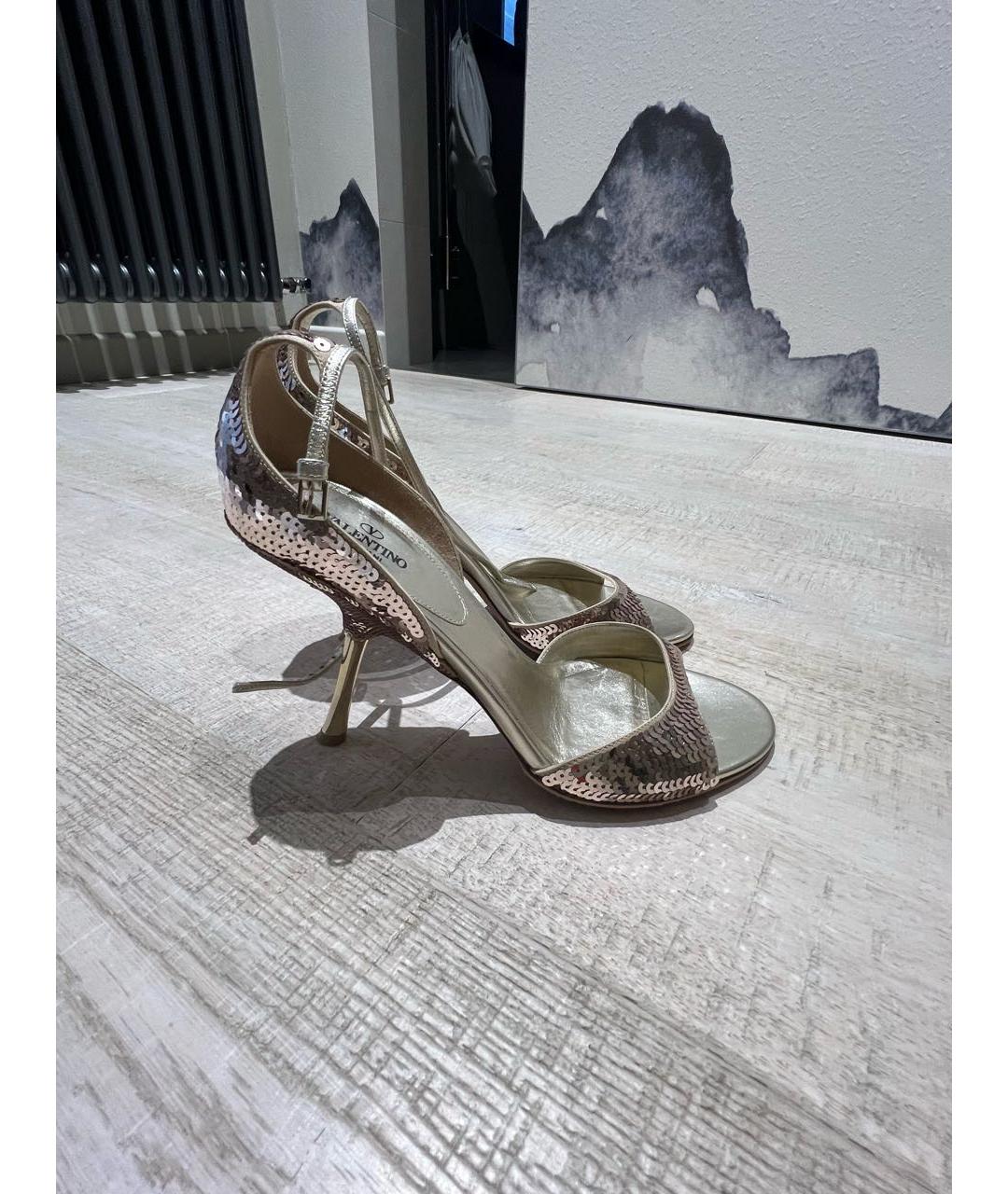 VALENTINO Золотые босоножки, фото 5