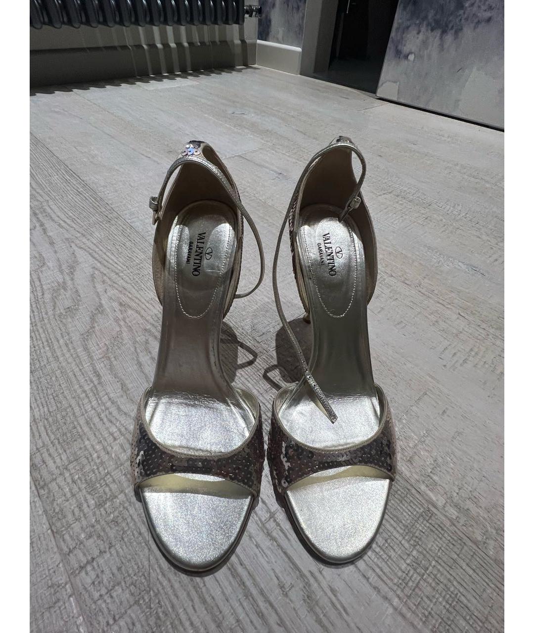 VALENTINO Золотые босоножки, фото 3