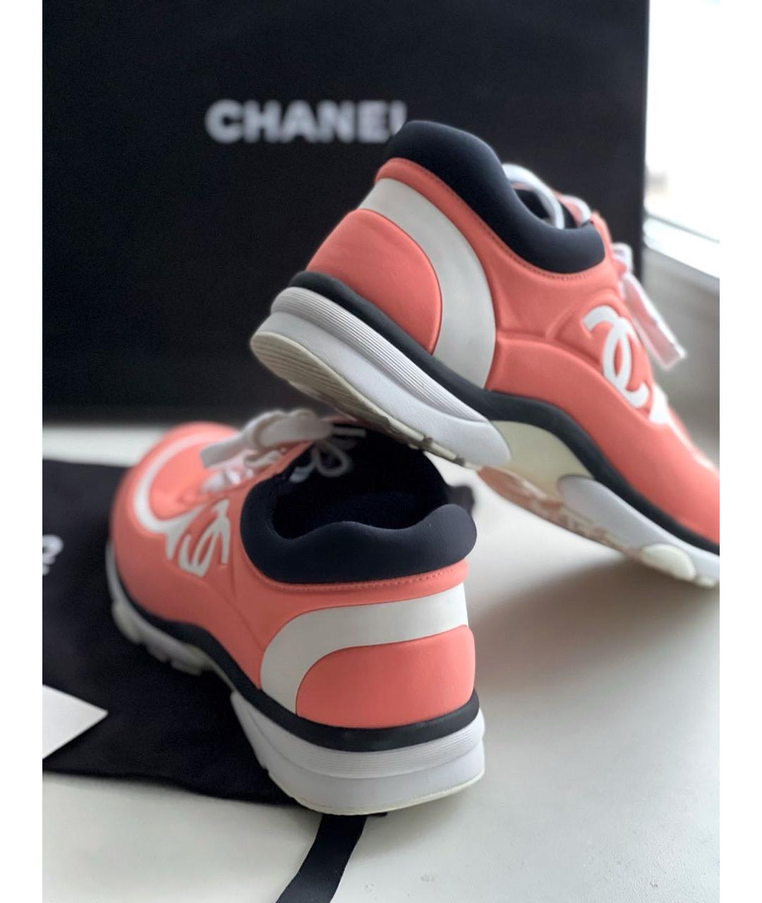 CHANEL Коралловые текстильные кроссовки, фото 7
