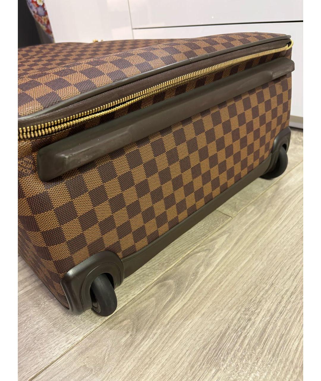 LOUIS VUITTON Коричневый кожаный чемодан, фото 3