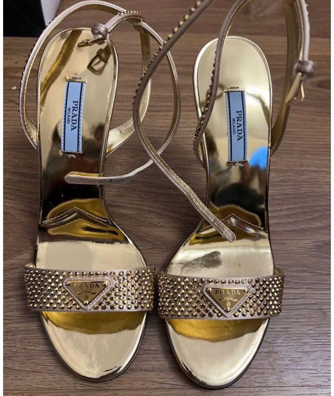 PRADA Золотые босоножки из лакированной кожи, фото 2