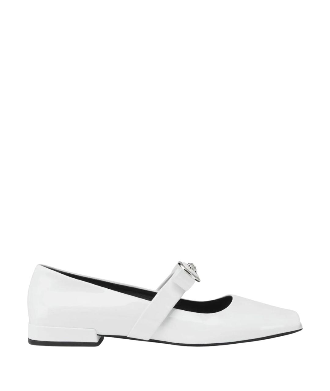 VERSACE Белые балетки из лакированной кожи, фото 1